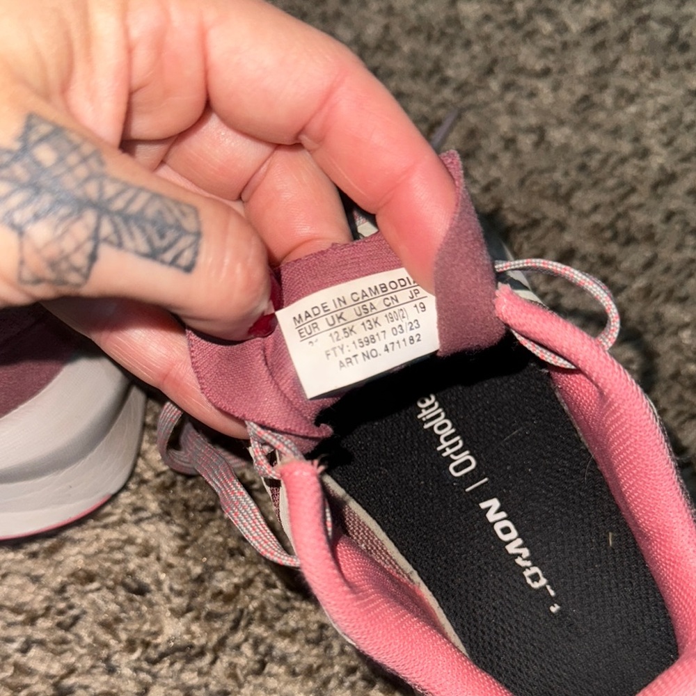 Salomon Kids Pink Athletic Shoes with Cushioned Sole and Mesh Upper - Picture 5 of 6